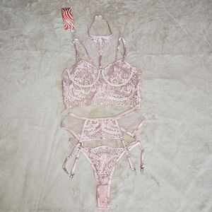 Romantic Pink Lace Lingerie Set